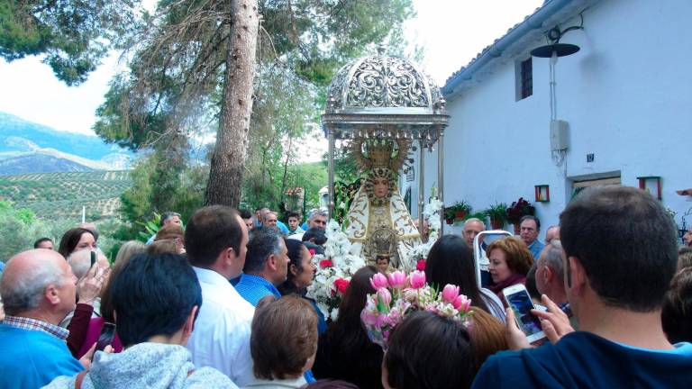 Ofrenda floral para la patrona Ofrenda floral para la patrona