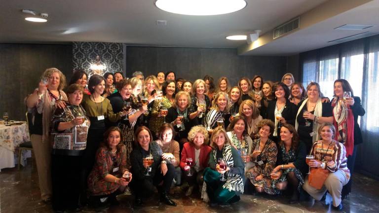 reunión de viejas amigas reunión de viejas amigas