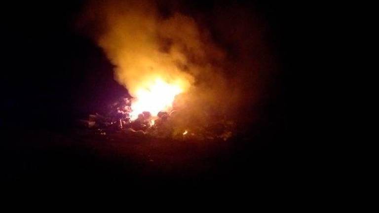 El depósito de picón sin apagar en contenedores provoca dos incendios en camiones de Resurja El depósito de picón sin apagar en contenedores provoca dos incendios en camiones de Resurja