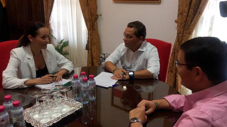 El Gobierno andaluz tiende la mano al Consistorio El Gobierno andaluz tiende la mano al Consistorio