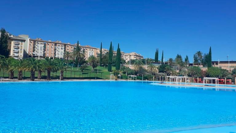 El Ayuntamiento alerta del reto viral de defecar en las piscinas El Ayuntamiento alerta del reto viral de defecar en las piscinas