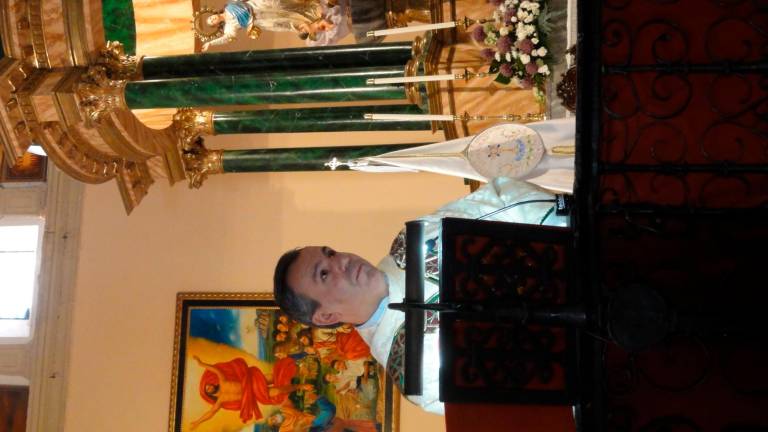 La Sagrada Forma resplandece en Nuestra Señora de la Asunción