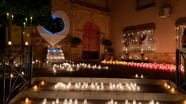 El corazón de Rus late a la luz de 7.000 velas El corazón de Rus late a la luz de 7.000 velas