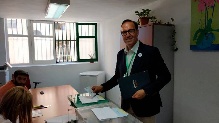 Víctor Santiago anima a votar porque “está en juego las ilusiones y el futuro de los jiennenses”