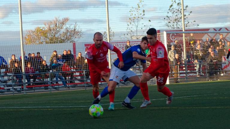 Chendo sigue su idilio con el gol y decide en Torreperogil Chendo sigue su idilio con el gol y decide en Torreperogil