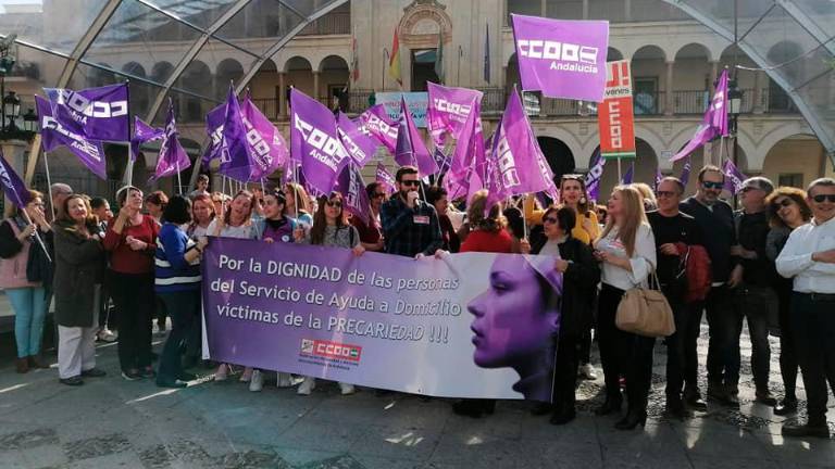 Las empleadas de ayuda a domicilio piden “dignidad” Las empleadas de ayuda a domicilio piden “dignidad”