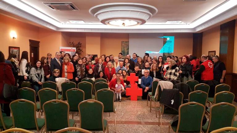 Cruz Roja reconoce a sus voluntarios Cruz Roja reconoce a sus voluntarios