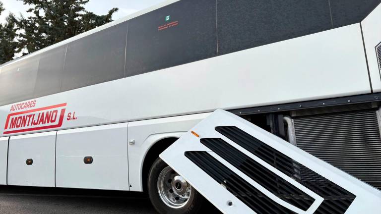 Recibe el alta en Urgencias el conductor del autobús que viajaba a Granada sin pasajeros Recibe el alta en Urgencias el conductor del autobús que viajaba a Granada sin pasajeros