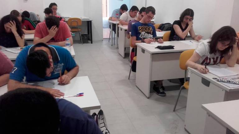 Llamada para que la UJA convoque oposiciones para discapacitados Llamada para que la UJA convoque oposiciones para discapacitados