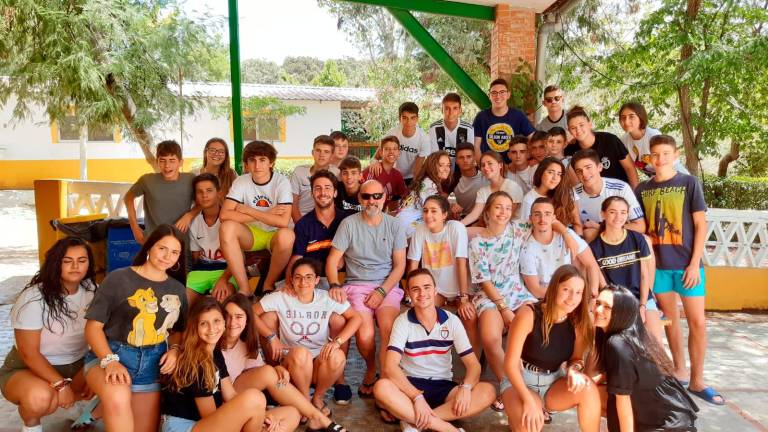 De “veraneo” a los campamentos De “veraneo” a los campamentos