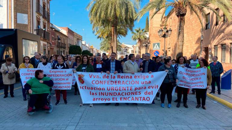 Vecinos de Villanueva de la Reina se echan a las calles