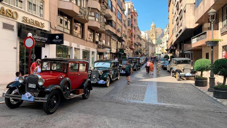El paraíso de los vehículos clásicos aterriza en Bernabé Soriano El paraíso de los vehículos clásicos aterriza en Bernabé Soriano