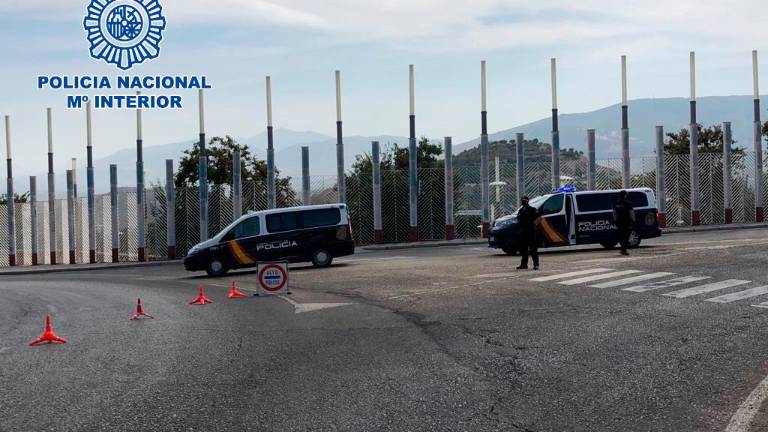 La Policía Nacional detiene a dos hombres con más de 400 gramos de cogollos de marihuana La Policía Nacional detiene a dos hombres con más de 400 gramos de cogollos de marihuana