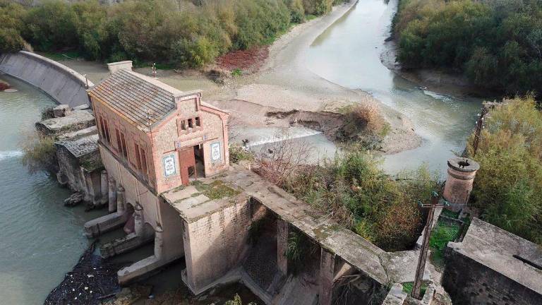 Intento de evitar la demolición de la Central Hidroeléctrica de Casas Nuevas en Marmolejo Intento de evitar la demolición de la Central Hidroeléctrica de Casas Nuevas en Marmolejo