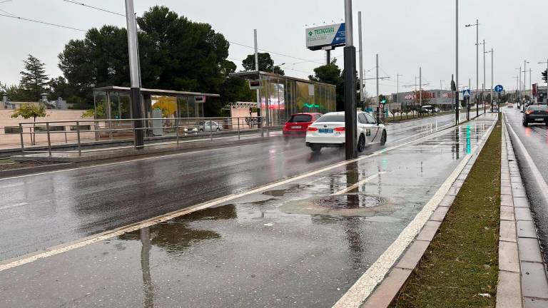 El cielo se rompe en Jaén y la noche encara un auténtico diluvio El cielo se rompe en Jaén y la noche encara un auténtico diluvio