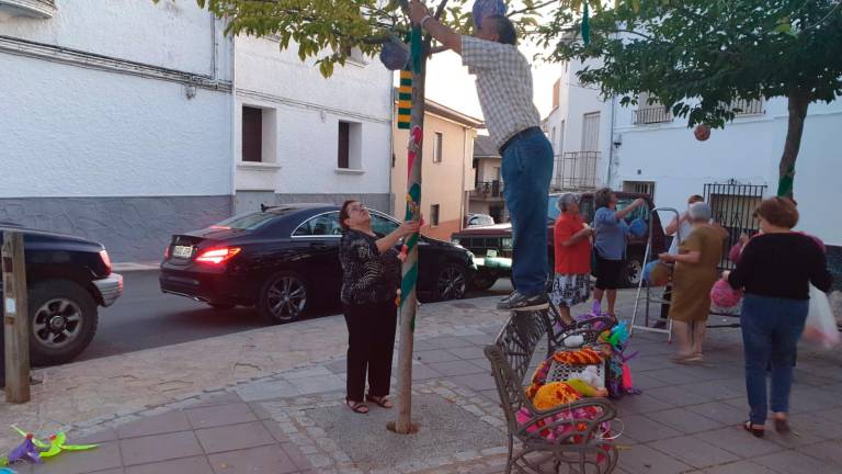 Charilla se viste “de cuento” para celebrar sus fiestas de la Virgen del Rosario