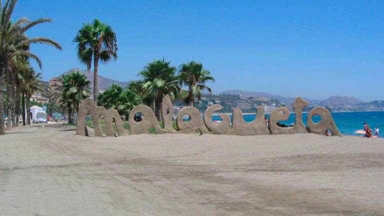 Encuentran un cadáver en la orilla de la playa de la Malagueta en Málaga Encuentran un cadáver en la orilla de la playa de la Malagueta en Málaga