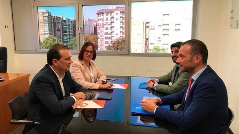 Acuerdo a tres bandas en Murcia para desbloquear el Gobierno Acuerdo a tres bandas en Murcia para desbloquear el Gobierno