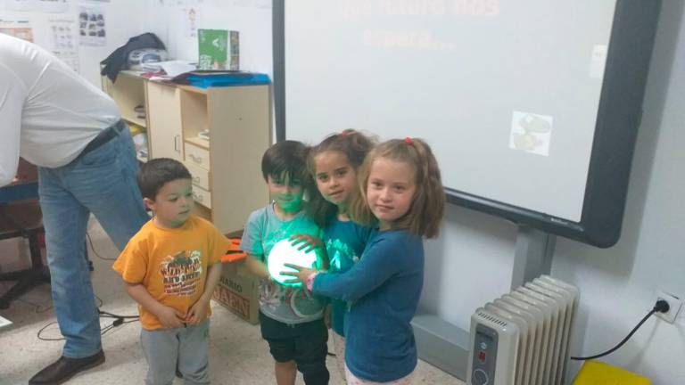 Fin de ruta en el Colegio de Hoya del Salobral, niños de 4 a 11 años