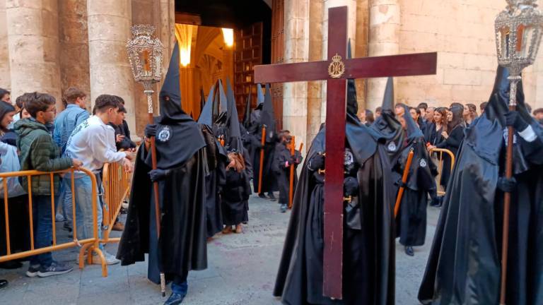 La solemnidad de la Soledad se abre paso en San Ildefonso La solemnidad de la Soledad se abre paso en San Ildefonso