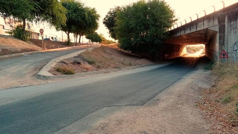 Concluyen las obras del aliviadero en el puente de la carretera de Los Villares de Andújar Concluyen las obras del aliviadero en el puente de la carretera de Los Villares de Andújar