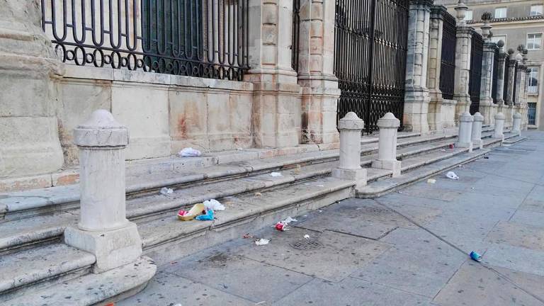 Críticas al “incivismo” en las inmediaciones de la Catedral