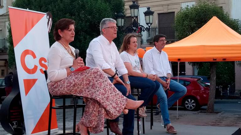 A la espera de que hablen las urnas A la espera de que hablen las urnas
