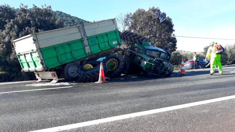 Un herido de gravedad tras un nuevo accidente en la N-432 Un herido de gravedad tras un nuevo accidente en la N-432