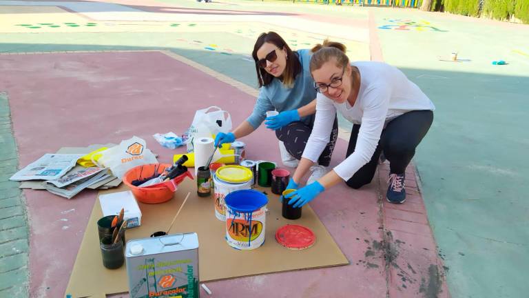 Un patio con más juegos y color