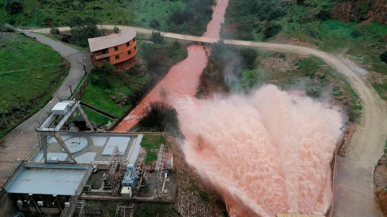 Cómo descarga el embalse de Guadalén, al 54% de su capacidad Cómo descarga el embalse de Guadalén, al 54% de su capacidad