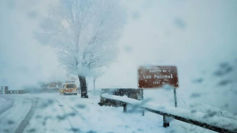 Precaución por nieve si circula por la A-317 o la A-319 Precaución por nieve si circula por la A-317 o la A-319