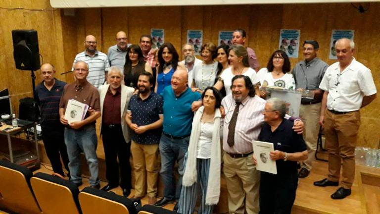 Poesía para ensalzar a Hernández Poesía para ensalzar a Hernández