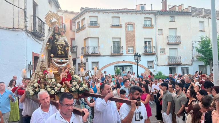 La procesión de la Virgen del Carmen irradia luz a las almas porteñas La procesión de la Virgen del Carmen irradia luz a las almas porteñas