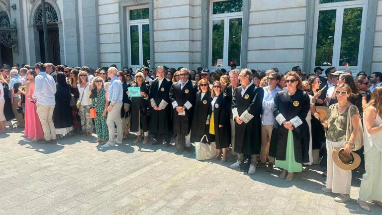 Una veintena de jiennenses, en pro de la independencia judicial Una veintena de jiennenses, en pro de la independencia judicial