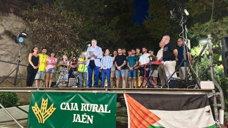 Modesto Martínez, en nombre del Jaén Paraíso Interior, pregona con cariño en El Almendral Modesto Martínez, en nombre del Jaén Paraíso Interior, pregona con cariño en El Almendral