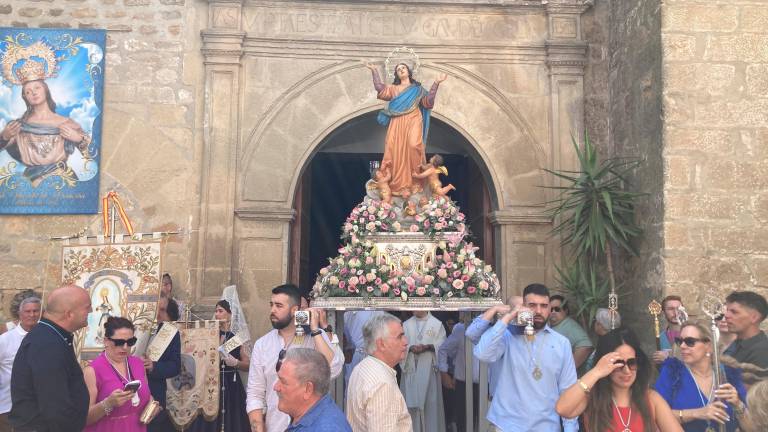 Mañana de pasión y rayos de sol para venerar a la patrona de Rus Mañana de pasión y rayos de sol para venerar a la patrona de Rus