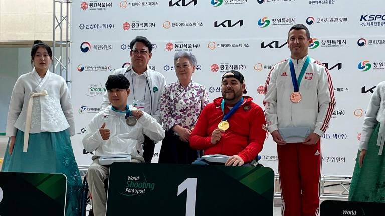 Carlos Linares toca el cielo en Corea con un oro histórico en la Copa del Mundo Carlos Linares toca el cielo en Corea con un oro histórico en la Copa del Mundo