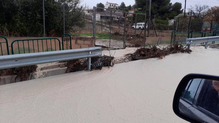 Inundaciones en Fuerte del Rey: 35 litros esta mañana en 20 minutos Inundaciones en Fuerte del Rey: 35 litros esta mañana en 20 minutos
