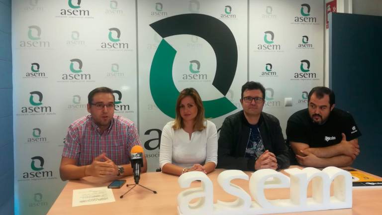 Entrega del cheque del sorteo de Asem Entrega del cheque del sorteo de Asem