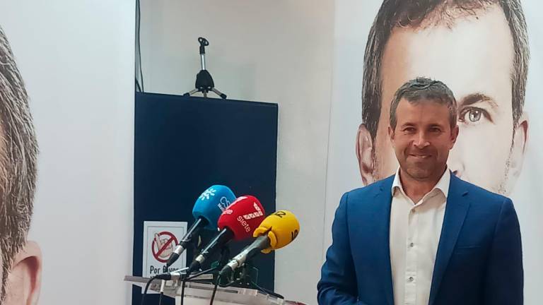 Julio Millán brinda a Jaén Merece Más formar Gobierno con el PSOE Julio Millán brinda a Jaén Merece Más formar Gobierno con el PSOE