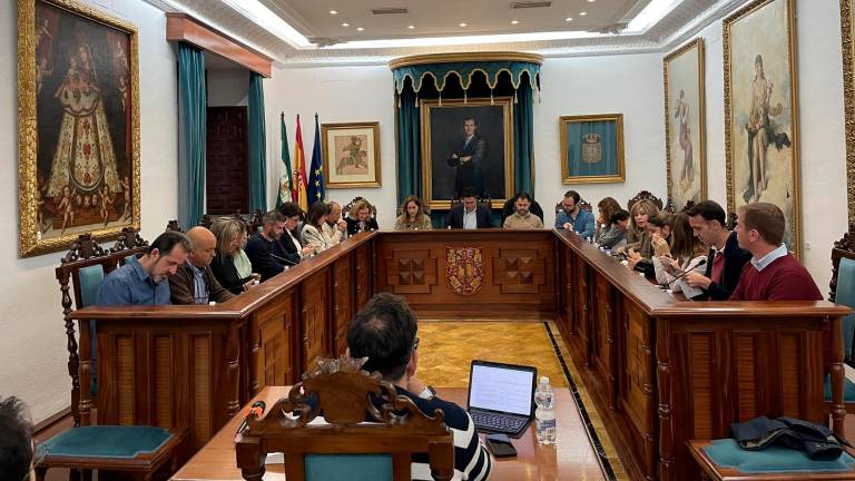 Revuelo en Alcalá la Real por el trato de dos ediles socialistas al de Vox Revuelo en Alcalá la Real por el trato de dos ediles socialistas al de Vox