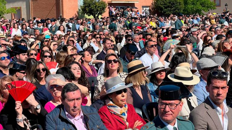 El rey Felipe VI preside la jura de bandera de la promoción con más mujeres de la historia El rey Felipe VI preside la jura de bandera de la promoción con más mujeres de la historia