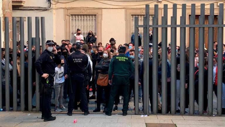Los policías, en la prisión de Jaén, serán trasladados a un módulo especial en Sevilla Los policías, en la prisión de Jaén, serán trasladados a un módulo especial en Sevilla