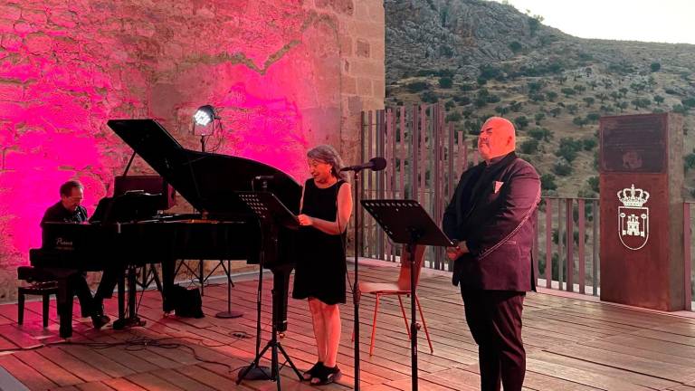 Una fusión artística sobre el duelo de la mano de Petra Martínez Una fusión artística sobre el duelo de la mano de Petra Martínez