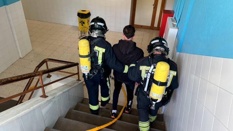 No hay peligro en el IES Las Fuentezuelas, es un simulacro No hay peligro en el IES Las Fuentezuelas, es un simulacro