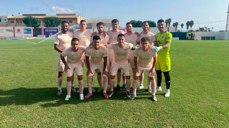 Un buen Linares cae ante La Unión Atlético (3-1) Un buen Linares cae ante La Unión Atlético (3-1)