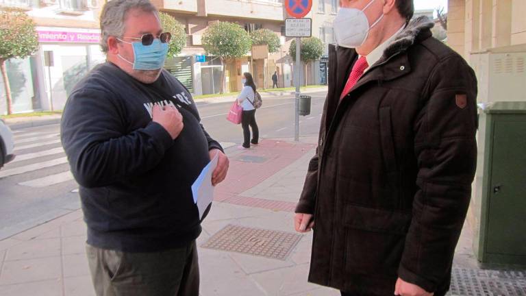 Se enfrenta a un año de cárcel por no usar mascarilla Se enfrenta a un año de cárcel por no usar mascarilla