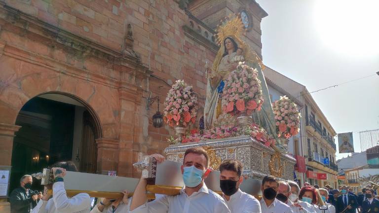 La Virgen de la Paz vuelve a recorrer las calles de Marmolejo La Virgen de la Paz vuelve a recorrer las calles de Marmolejo