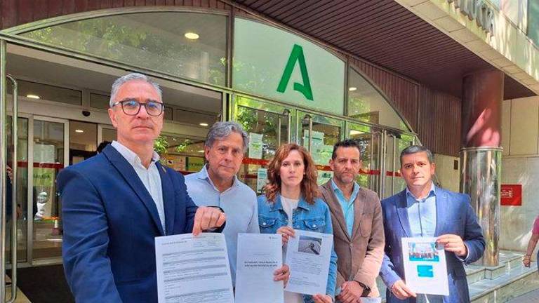 El PP pide amparo al Defensor del Pueblo por “los abusos y atropellos” del PSOE en la Diputación El PP pide amparo al Defensor del Pueblo por “los abusos y atropellos” del PSOE en la Diputación