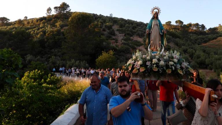 El paseo de fervor de la Milagrosa de la Solana a la Umbría El paseo de fervor de la Milagrosa de la Solana a la Umbría